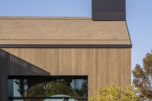 Gable-House-RIOS-Home-Residence-Michael-Wells-modern-barn-landscape-exterior